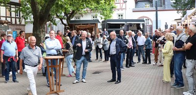 Zahlreiche geladene Gäste nahmen die Gelegenheit zum Austausch gerne wahr.