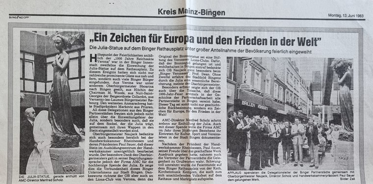 Ein Bericht über die Julia-Statue auf dem Rathausplatz