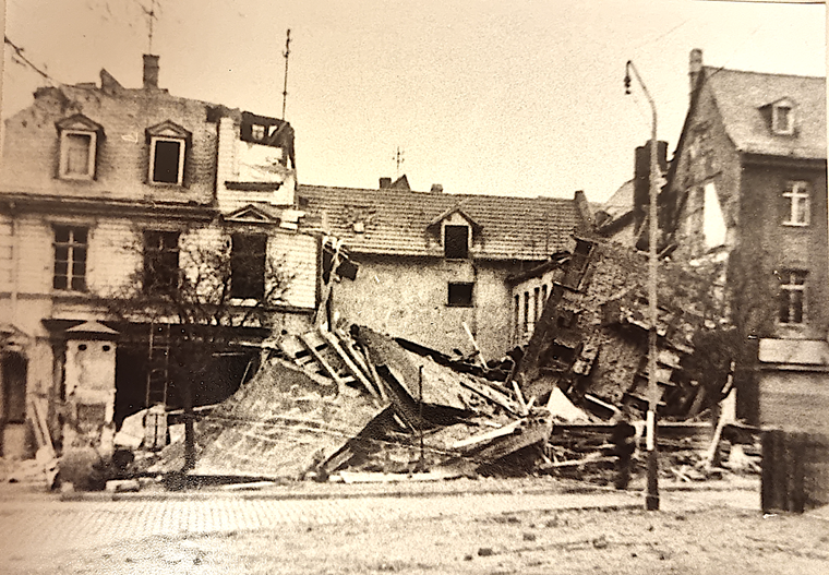Hotel Karpfen 1945.