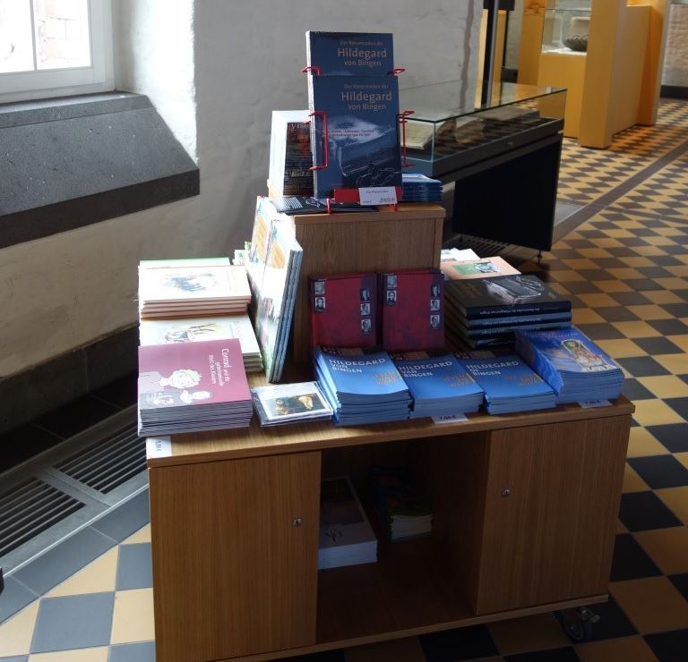 Büchertisch Museumsshop  |  Quelle: Stadt Bingen
