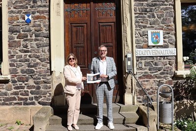 Gleichstellungsbeauftragte Elisabeth Gräff und Oberbürgermeister Thomas Feser sind sich einig: Gewalt ist nicht tolerierbar.