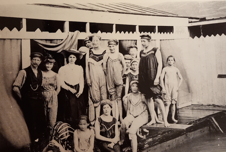 Undatiertes Foto (ca. 1890er Jahre) und ohne nähere Angabe zu den Personen.