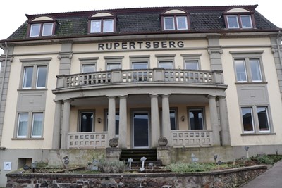 Die Villa am Rupertsberg, in der auch das Stadtarchiv untergebracht ist