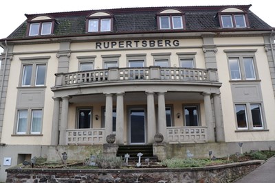 Die Villa am Rupertsberg – "neue" Heimat des Stadtarchivs und der Klosterarkaden