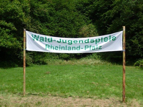 Banner der Waldjugendspiele.
