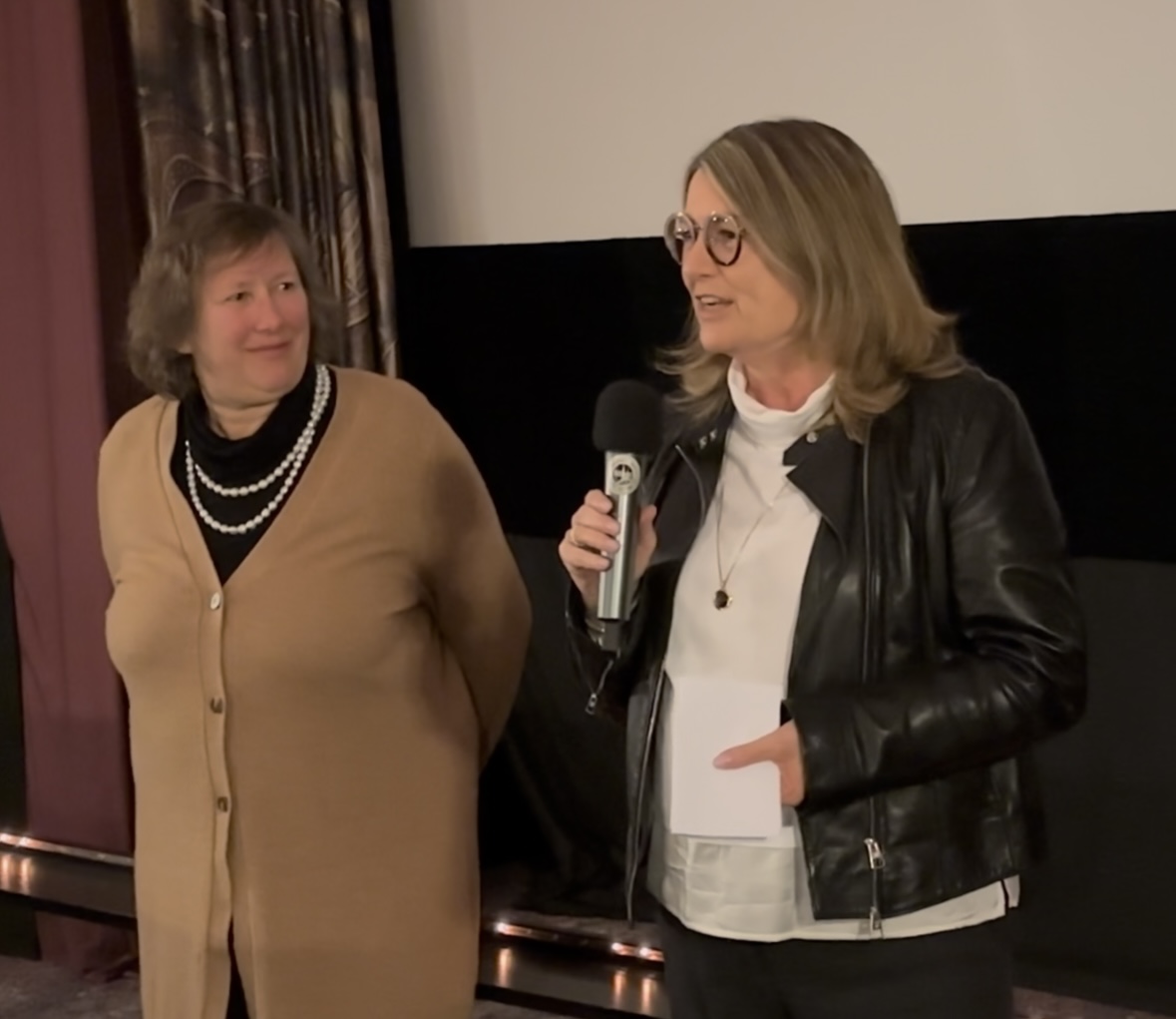 Elisabeth Gräff (re.) und Yvonne Dessoy.