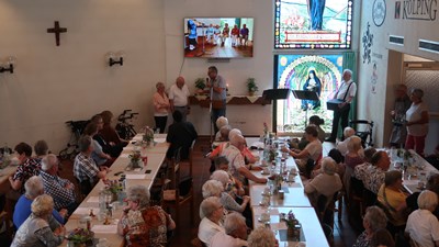 Oberbürgermeister Thomas Feser gratulierte im Namen der Stadt Bingen zum diamantenen Jubiläum.