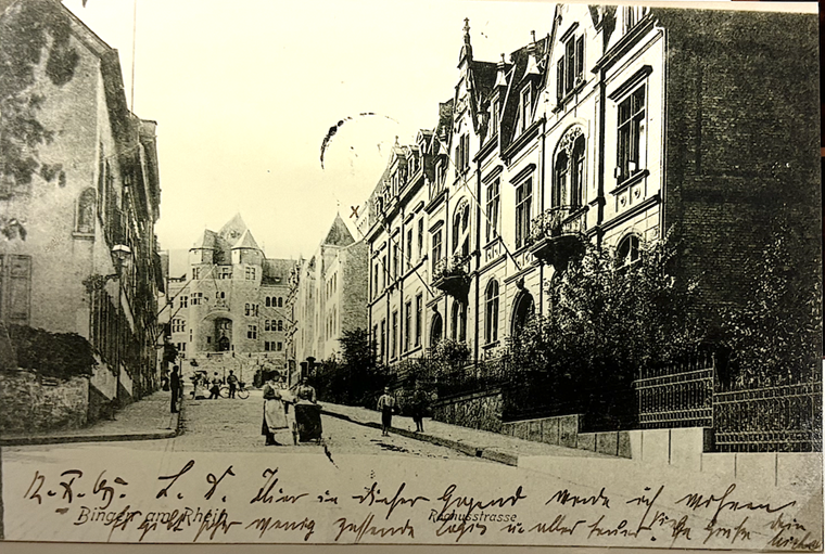Postkarte mit einer Aufnahme der Rochusstraße um 1900. Sammlung Seyler.
