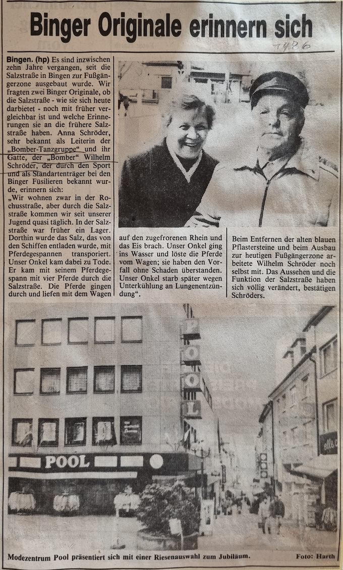 1986-Anlässlich des 10jährigen Jubiläums der Salzstraße als Fußgängerzone erinnern sich Anne und Wilhelm „Bomber“ Schröder an frühere Zeiten.