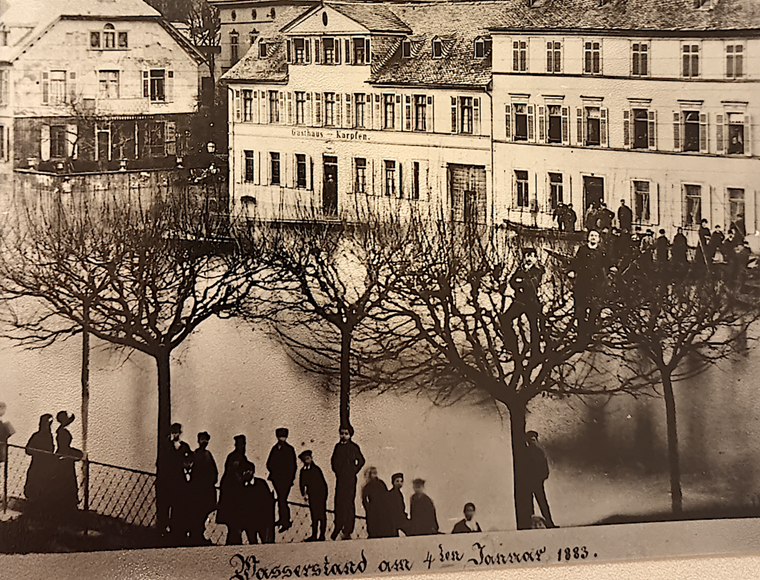 Fruchtmarkt bei Hochwasser am 4. Januar 1883.