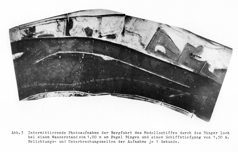 Im Dezember 1962 wurde mit einem Modellschiff die Befahrbarkeit des Binger Loches getest