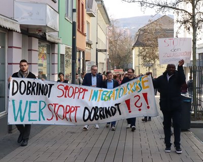 Auf dem Weg vom Freidhof zum Bürgermeister-Neffplatz.