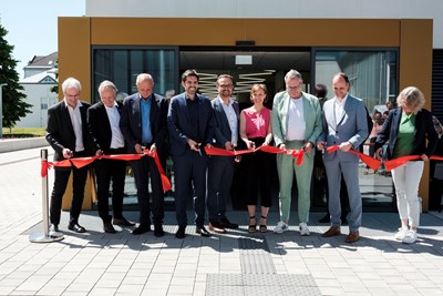 Prof. Dr. Urban Weber (Vizepräsident), Guido Brennert (LBB), Michael König (MdL), Sven Teuber (Minister), Benedikt Blanz (Kanzler), Britta Töpfer (LBB), Thomas Feser (OB), Clemens Hoch (Minister), Prof. Dr. Iris Groß (Vorsitzende des Hochschulrats)