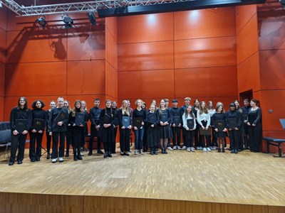 Jugend musiziert: Preisträgerinnen und Preisträger bei der Verleihung