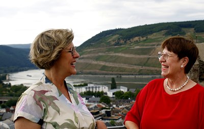 Nicole Kierdorf (l.) und Luise Lutterbach (r.)