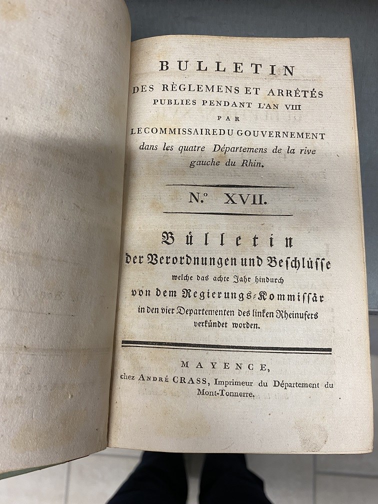 Französisches Gesetzbuch, November 1799 (Brumaire 8) in deutsch-französischer Sprache