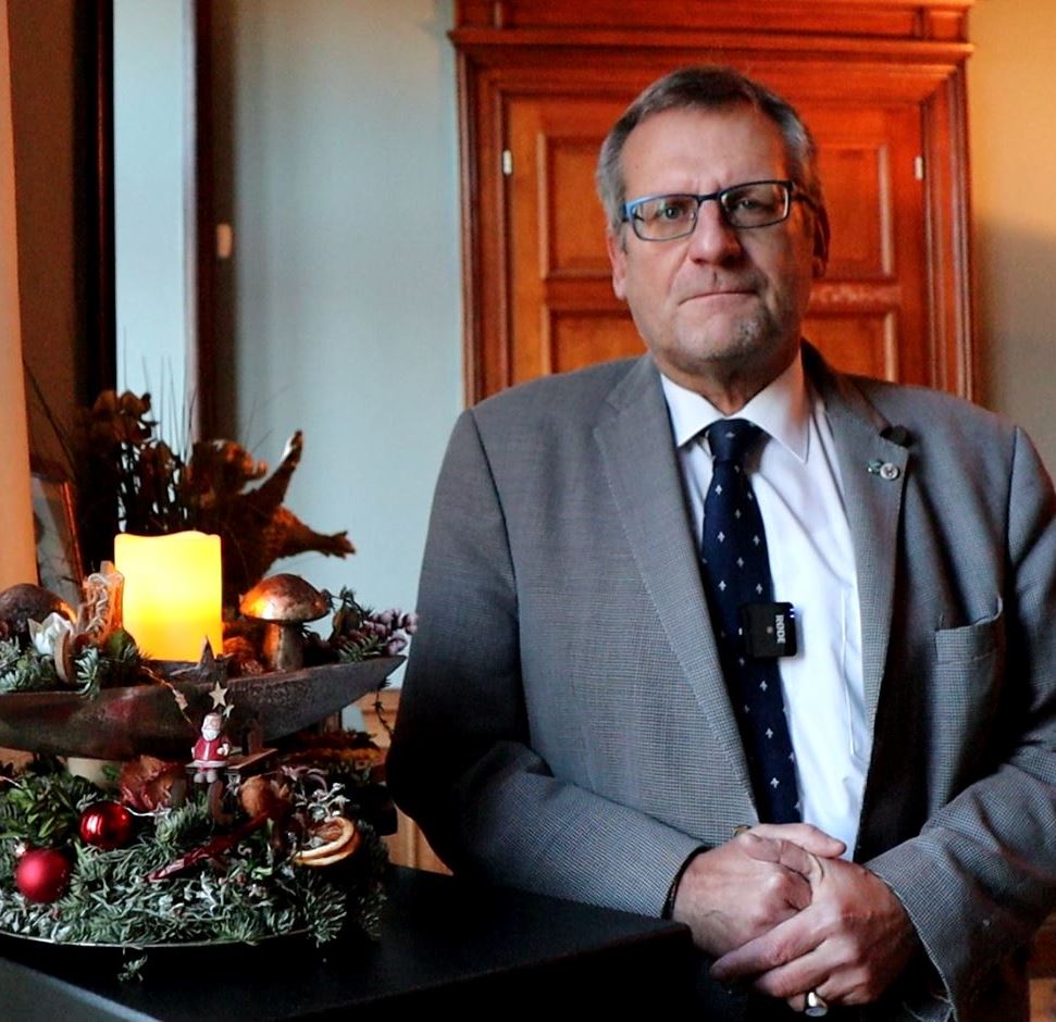 "Ich wünsche Ihnen ein friedvolles, besinnliches Weihnachtsfest!"