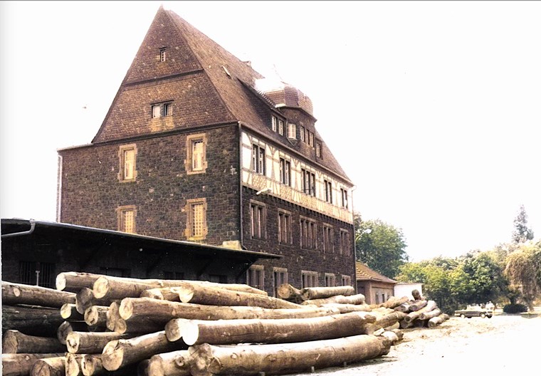 Das Foto wurde 1976 aufgenommen und zeigt das Zollamt vor 50 Jahren, als es in dieser Funktion noch in Betrieb war.