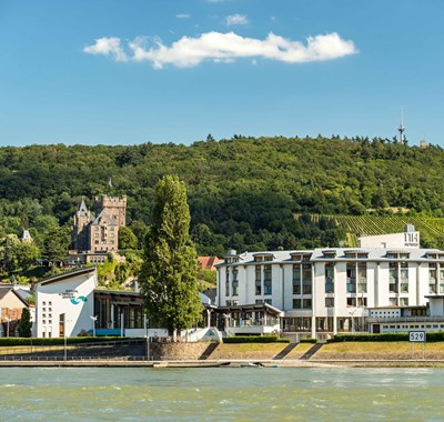 Kulturufer Rheintal-Kongress-Zentrum vom Rhein aus Querformat, Quelle Stadt Bingen, Foto Dominik Ketz