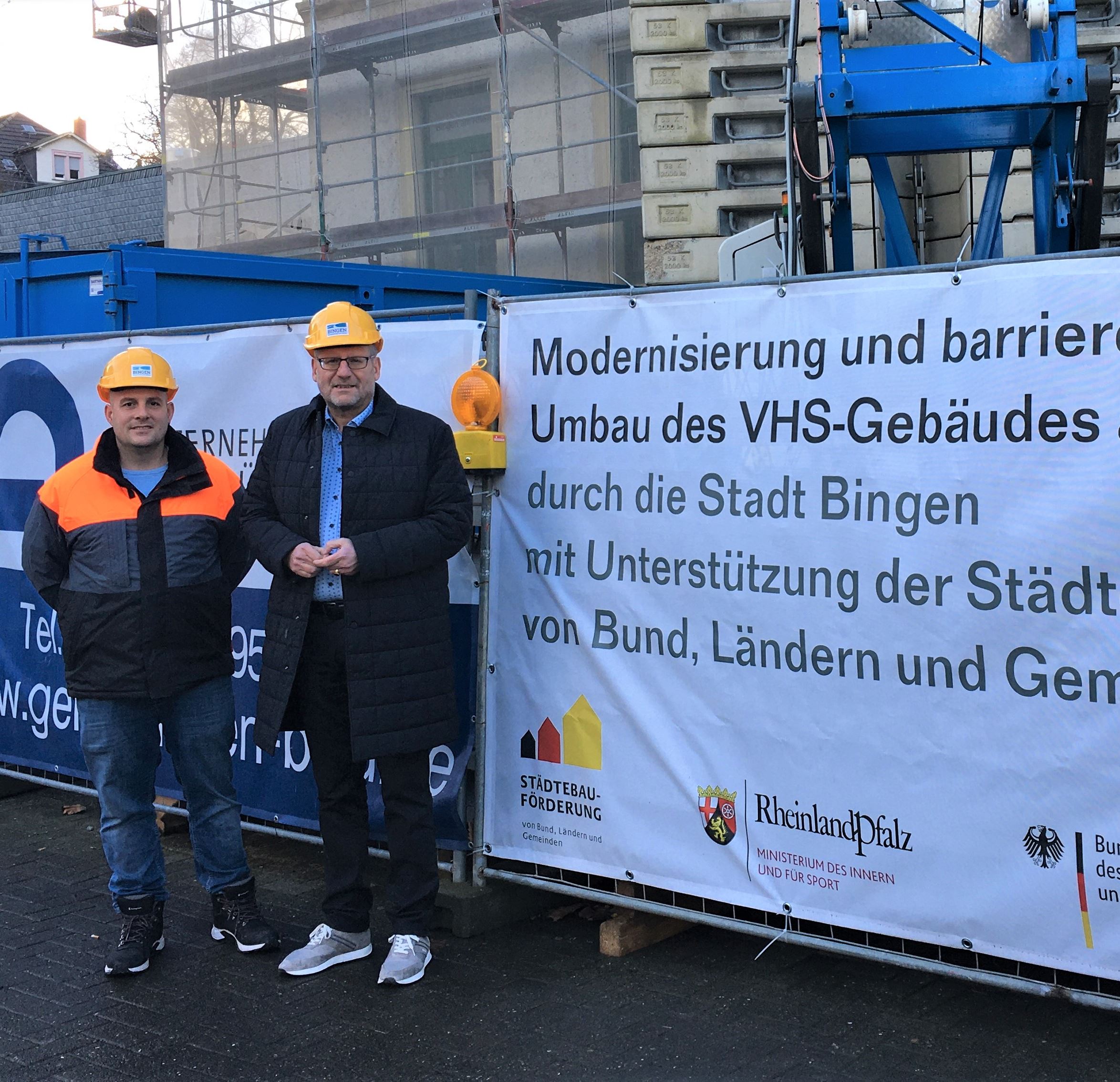 „Die Sanierung der VHS liegt im Zeitplan – die Bauarbeiten gehen gut voran!“