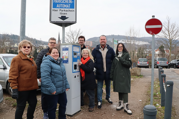 (v. li.): Marliese Tabarelli (BUZ), Bürgermeister Ulrich Mönch, Ordnungsamtsleiterin Denise Frühauf, Artur Vileikis (CCB-Management), Marion Uihlein (Blumenhaus Uihlein), Sebastian Reicherts (Modehaus Dietz), Beatrice Hagemann Hanne (Leder Hagemann).