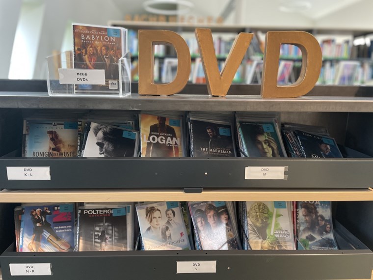 Ebenfalls im Dachgeschoss ist die DVD-Abteilung untergebracht.
