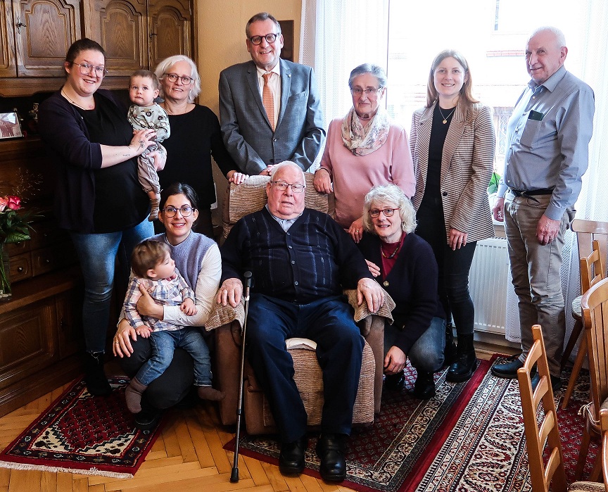 Oberbürgermeister Thomas Feser gehörte neben der Familie zu den zahlreichen Gratulanten.