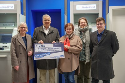 v. l. n. r.: Prof. Dr. Antje Krause (Präsidentin der TH Bingen), Michael Porr (Büdesheim aktiv), Birgit Porr (Büdesheim aktiv), Henri Nees (AStA), Marian Lange (AStA-Vorsitz)