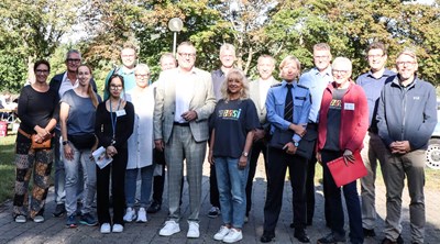 Oberbürgermeister Feser mit den Verantwortlichen des KPR, der Schulen und der Polizei.