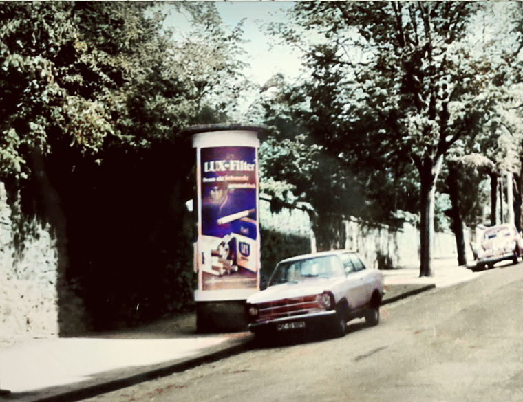 Die Friedhofsmauer entlang der Rochusallee 1974.
