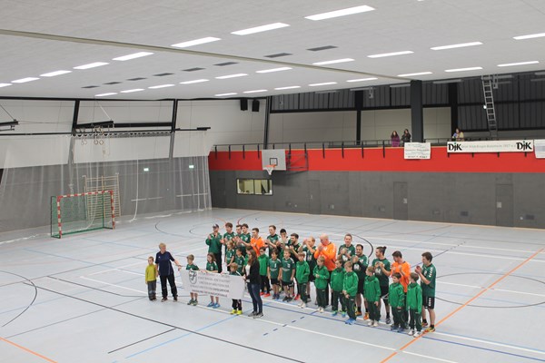 Eröffnungsspiel in der sanierten Rundsporthalle