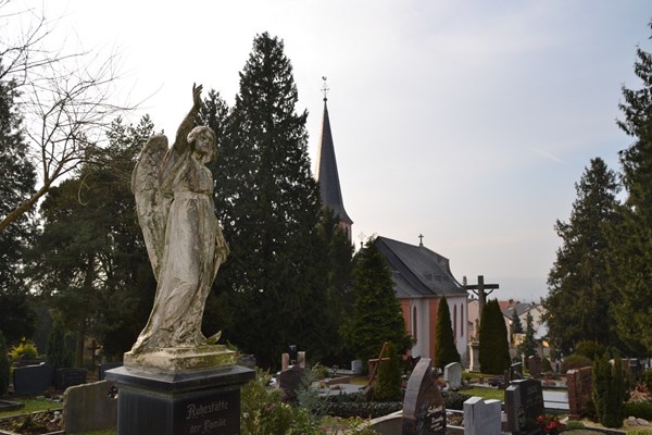 Der Dromersheimer Friedhof.