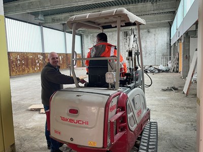 Projektleiter Stefan Bußmann in der Dromersheimer Eisweinhalle.