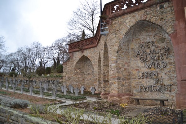 Der alte Friedhofsteil. Hier liegen die Schwestern begraben.