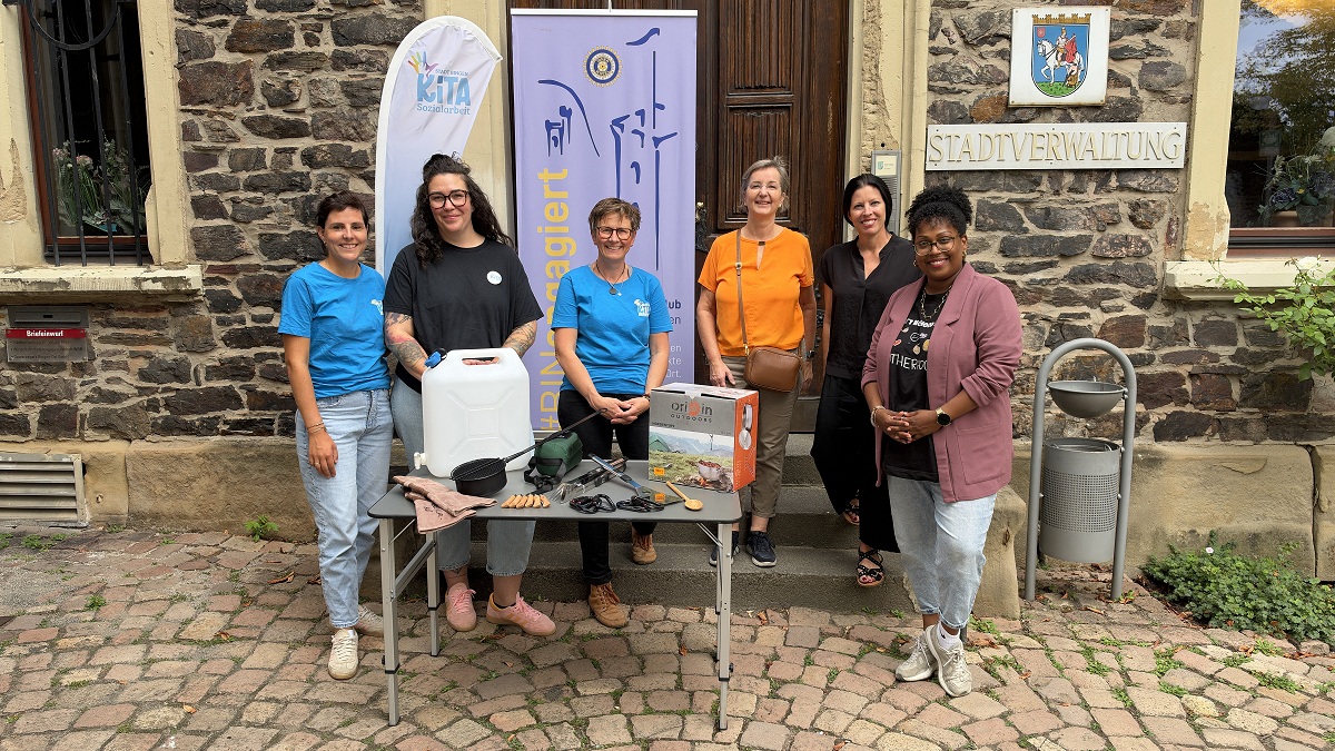 von links: Michelle Becker, Daniela Grohs-Strahlmann, Jutta Kirschner von der Kita-Sozialarbeit Bingen und Dr. Nora Lauterbach, Nadja Walter (aktuelle IWC-Präsidentin) und Menna Mulugeta vom IWC Bingen