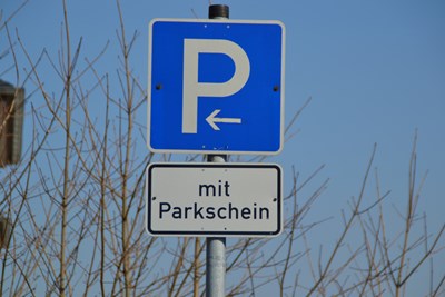 "Parken mit Parkschein"