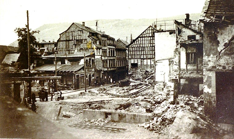 Schmittstraße auf der Höhe heutiger Neff-Platz, Herbst 1945.