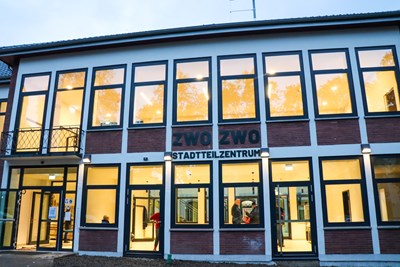 Das ZWOZWO am Venaray-Les-Laumes Platz. Das ZWOZWO am Venaray-Les-Laumes Platz.