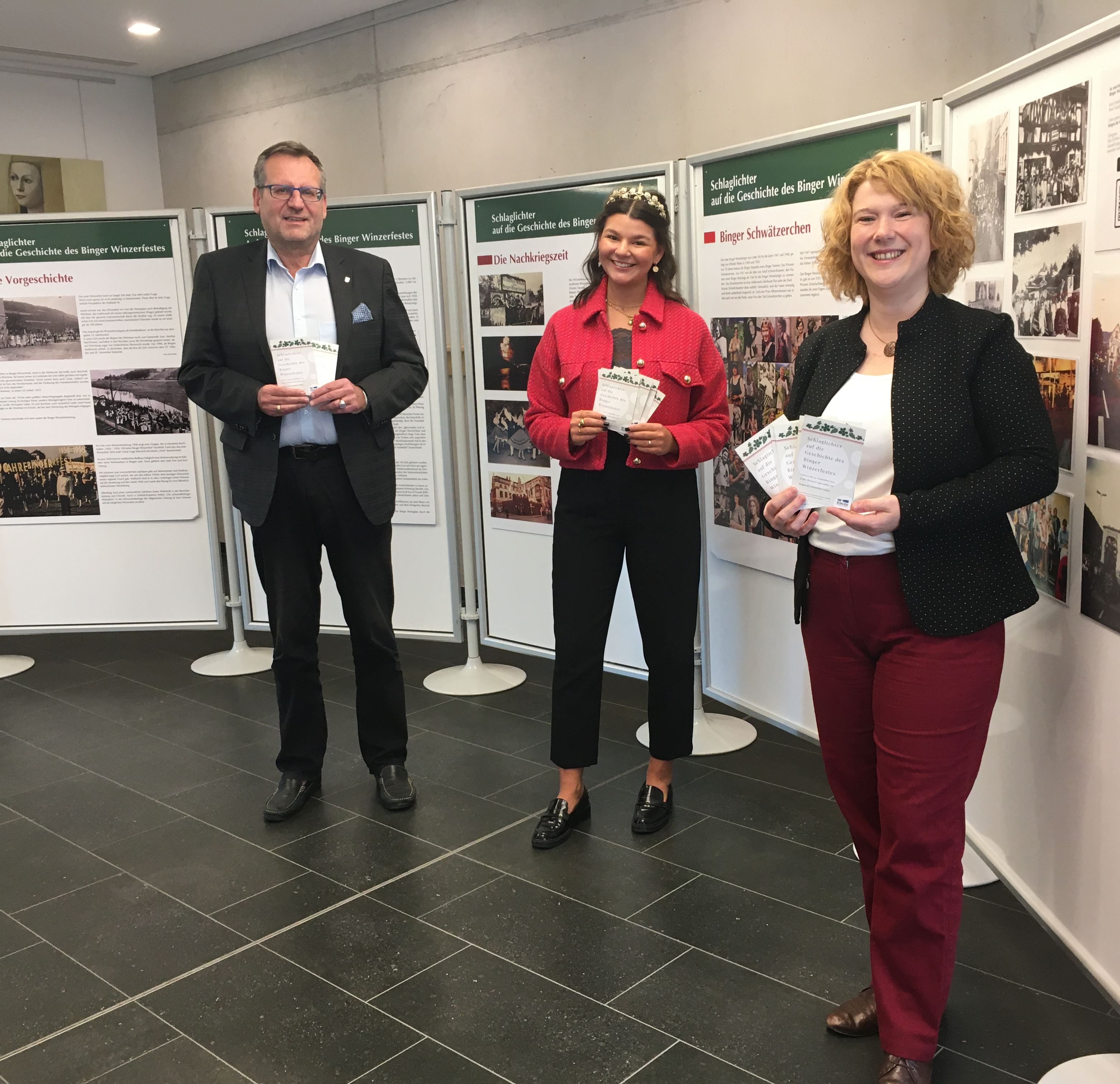 „Kommen Sie in die Bücherei³ und besuchen Sie noch bis zum 30.09. unsere Winzerfestausstellung!“