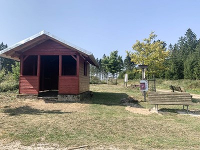 Die Schutzhütte „Drei Buchen“.