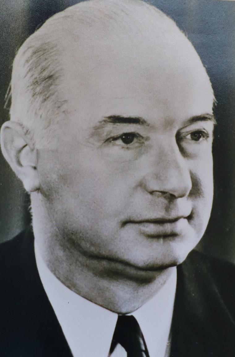 Dr. Horst Gebauer