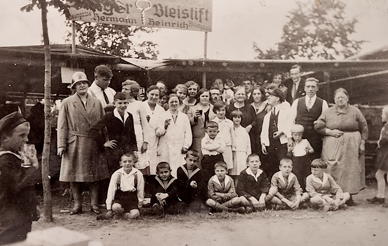 Pilgerschmaus beim Rochusfest 1933