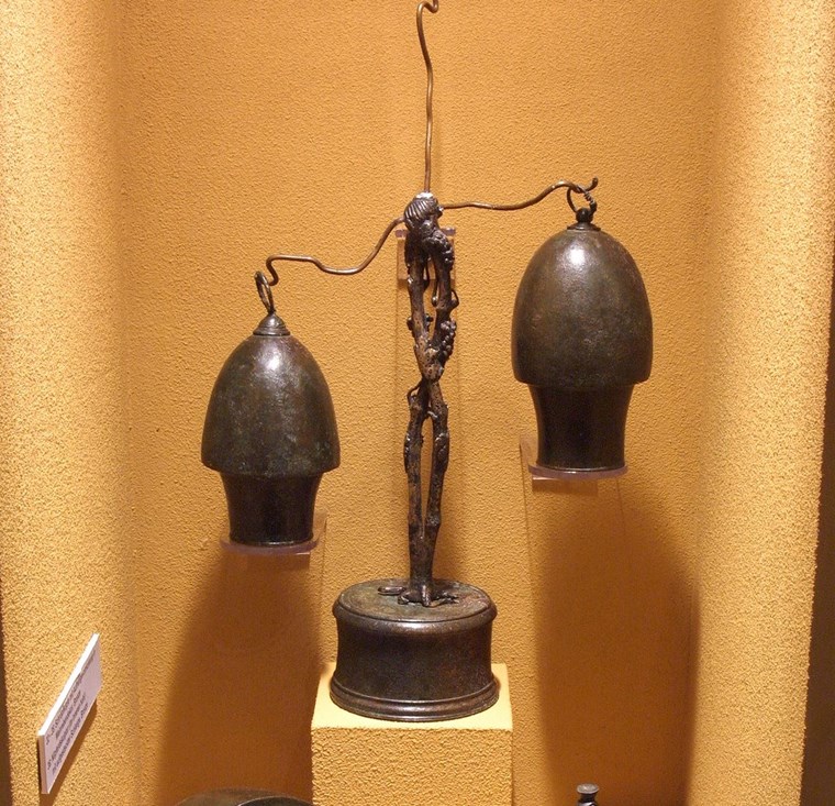 Schröpfköpfe mit Ständer, Bronze