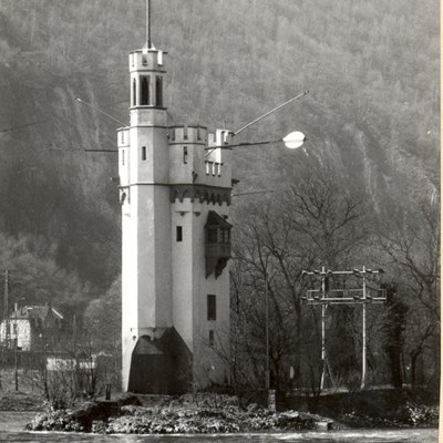 Der Mäuseturm mit Signalanlage für die Rheinschifffahrt  |  Quelle: WSA Bingen 
