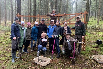Pflanzaktion mit der Initiative Soonwald e. V. im Binger Wald. Pflanzaktion mit der Initiative Soonwald e. V. im Binger Wald.