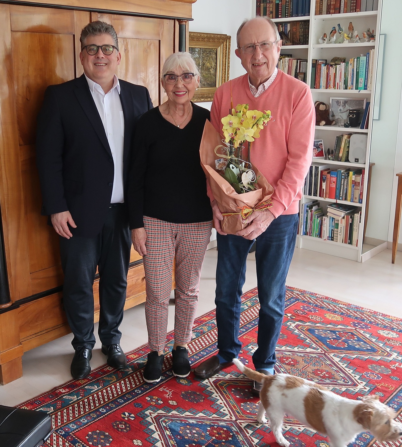 Bürgermeister Ulrich Mönch gratuliert Vera und Norbert Diersch zur Diamantenen Hochzeit.
