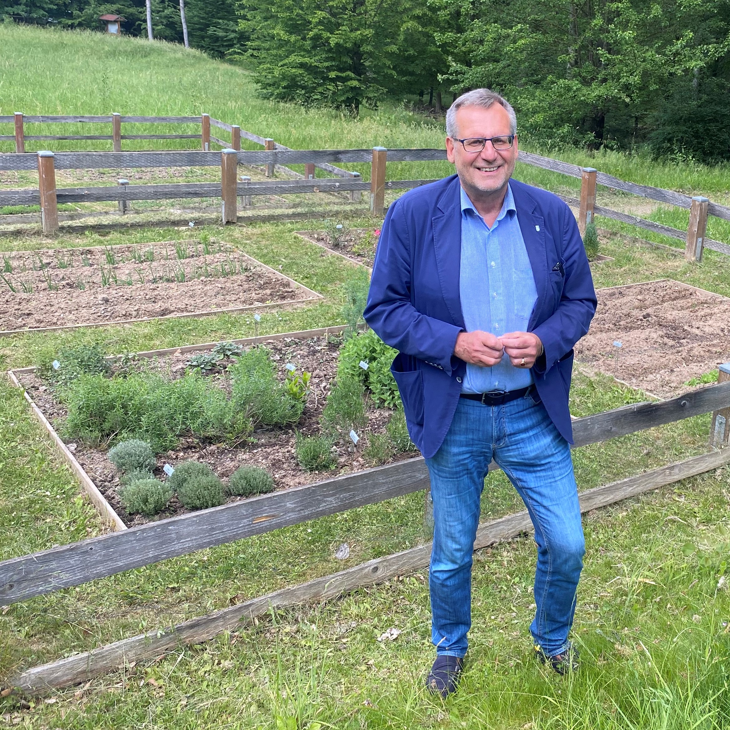 „Das Kooperationsprojekt ‚Biotoppflege – Grüne Stadt‘ in Bingen ist gestartet!“