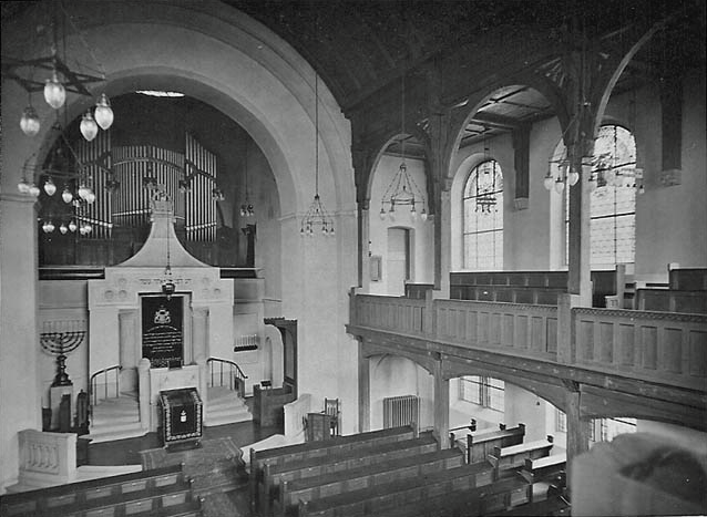 Der Innenraum der neuen Synagoge vor 1938.