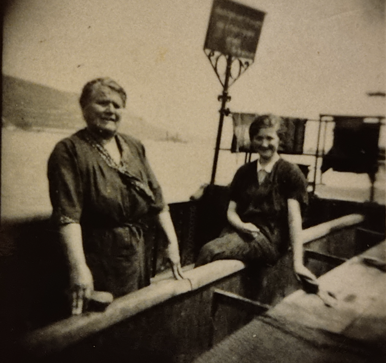 Das Wäscheschiffchen auf dem Rhein 1937