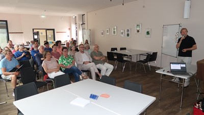 Oberbürgermeister Thomas Feser bei der Vereinekonferenz im ZWOZWO.